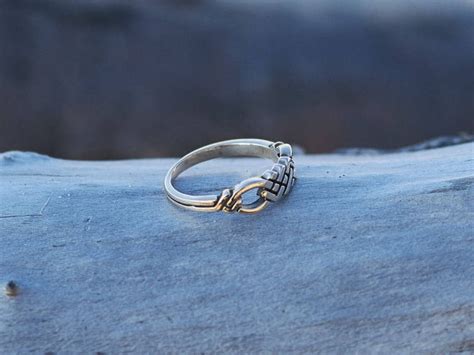 Occult knot ring
